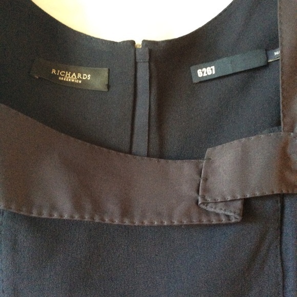 6267- Aquiliano & Rimondi Beautiful Dress w exquiste neckline - Picture 3 of 4